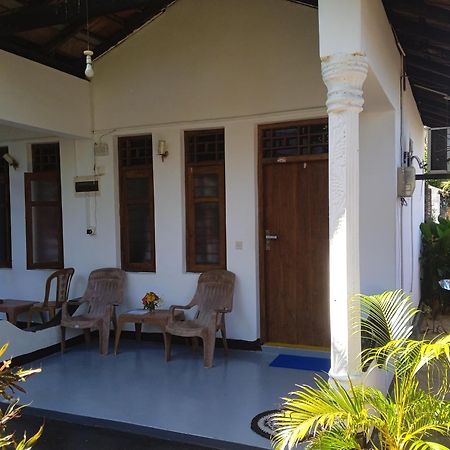 Aaliya Bay Hotel Baía de Arugam Exterior foto