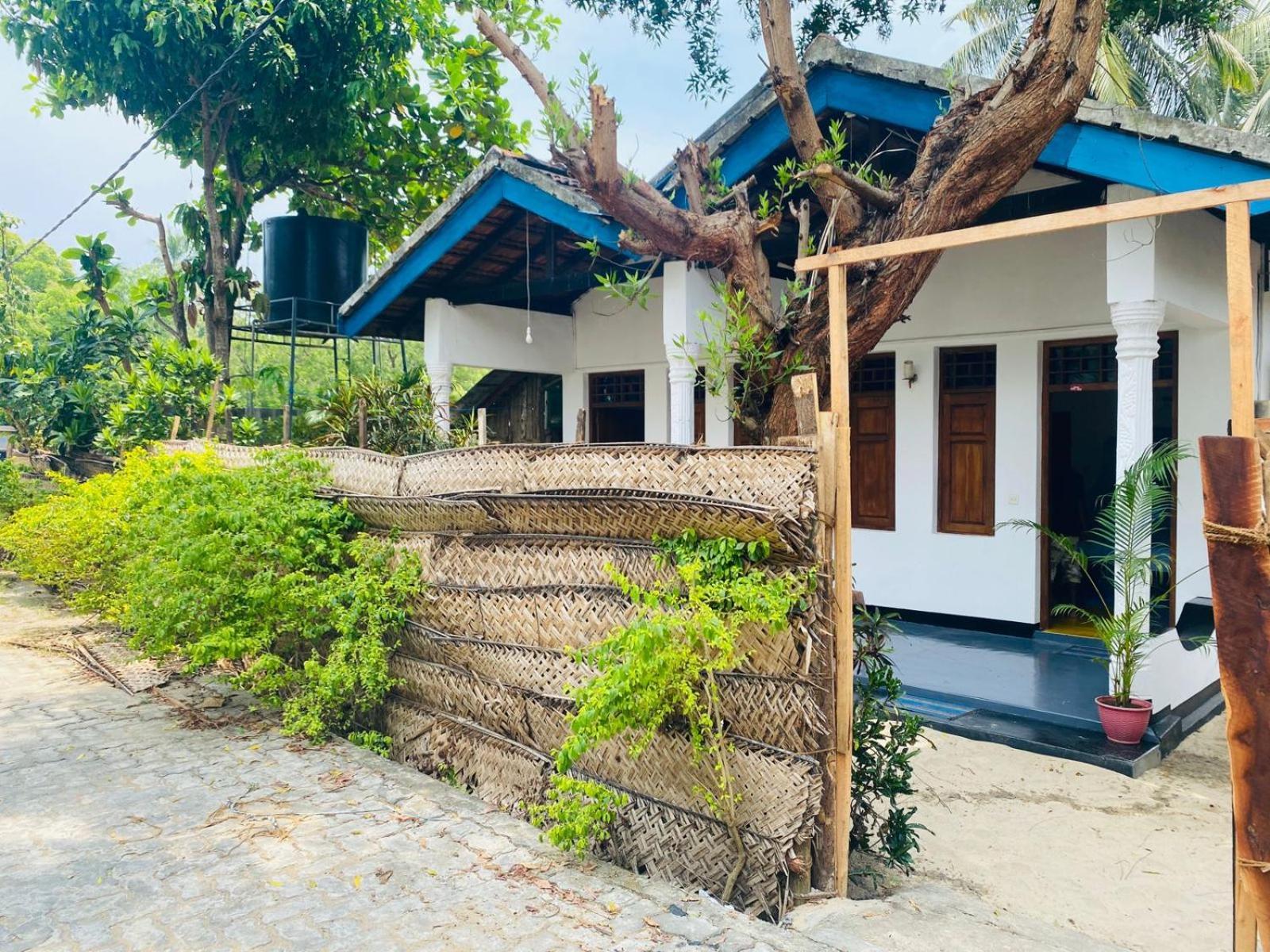 Aaliya Bay Hotel Baía de Arugam Exterior foto