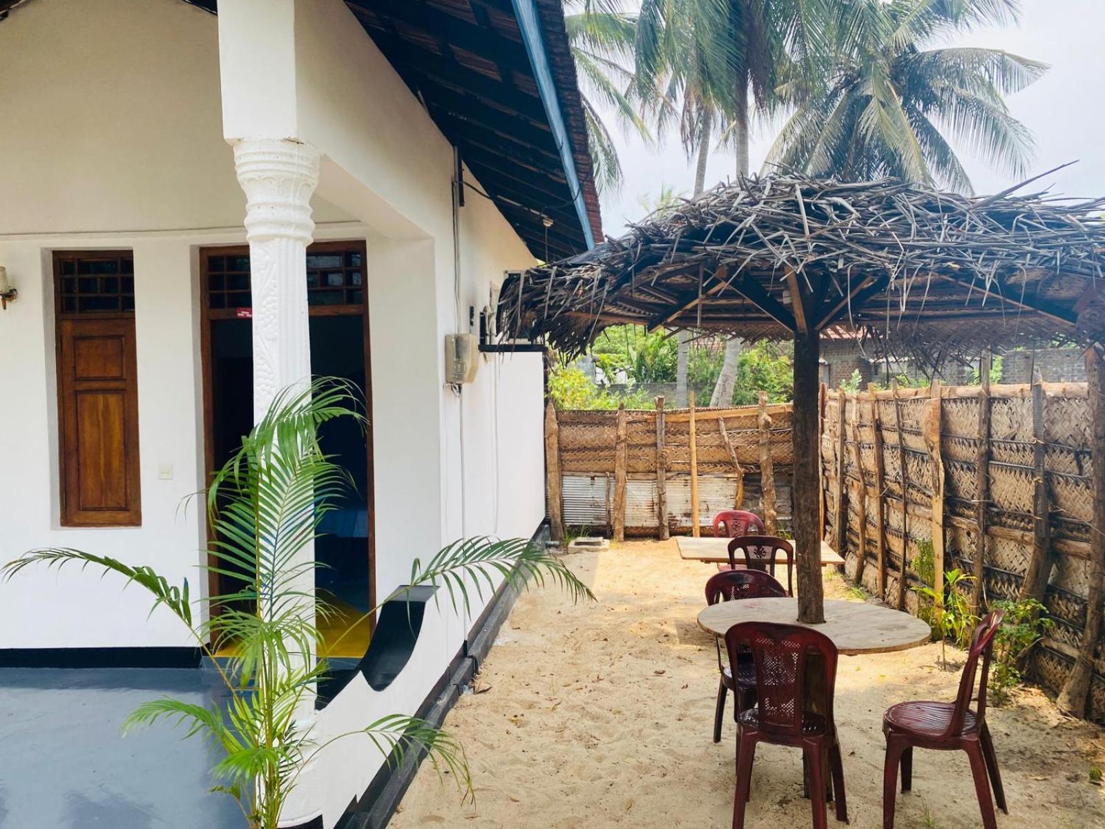 Aaliya Bay Hotel Baía de Arugam Exterior foto