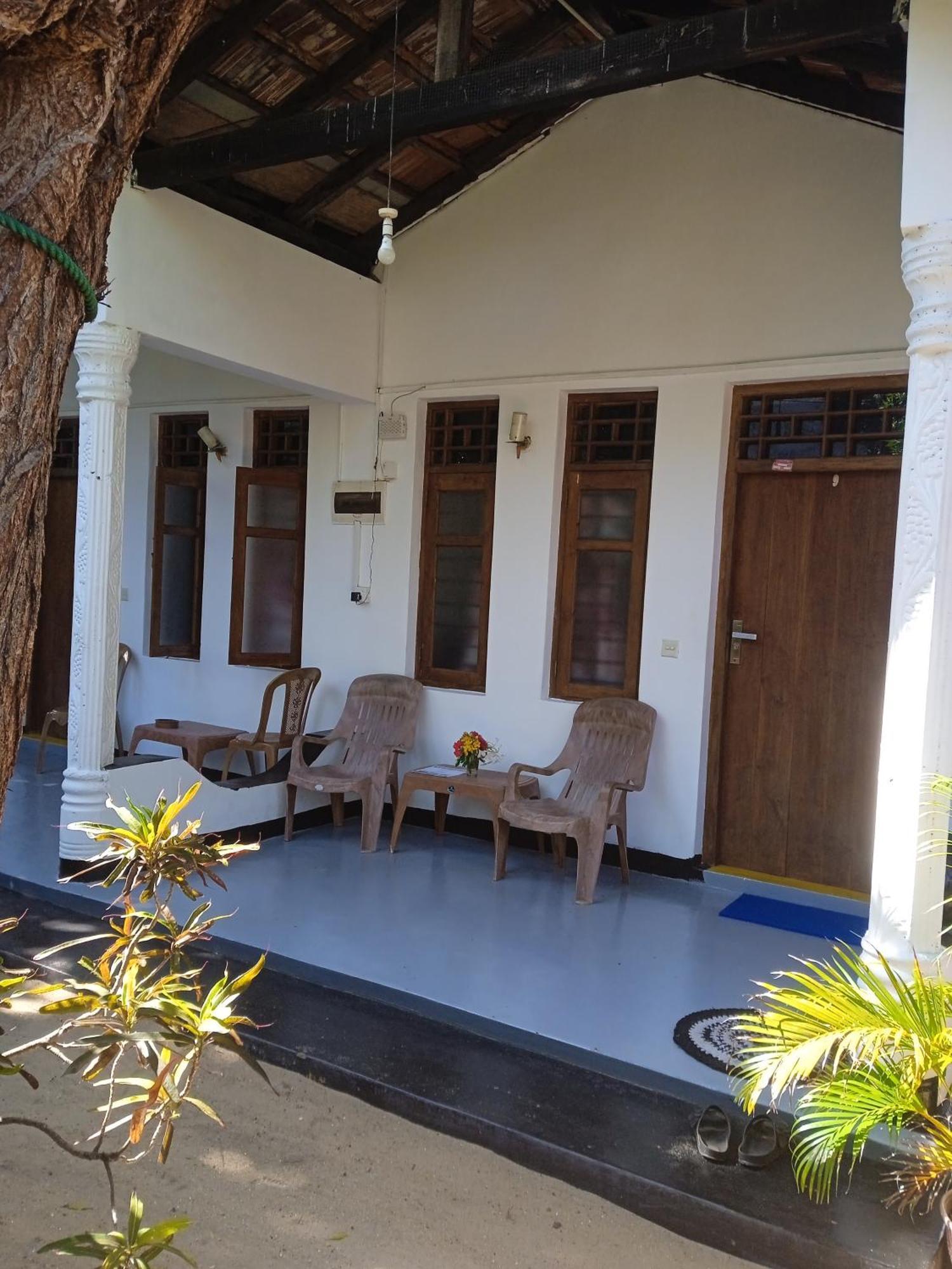 Aaliya Bay Hotel Baía de Arugam Exterior foto