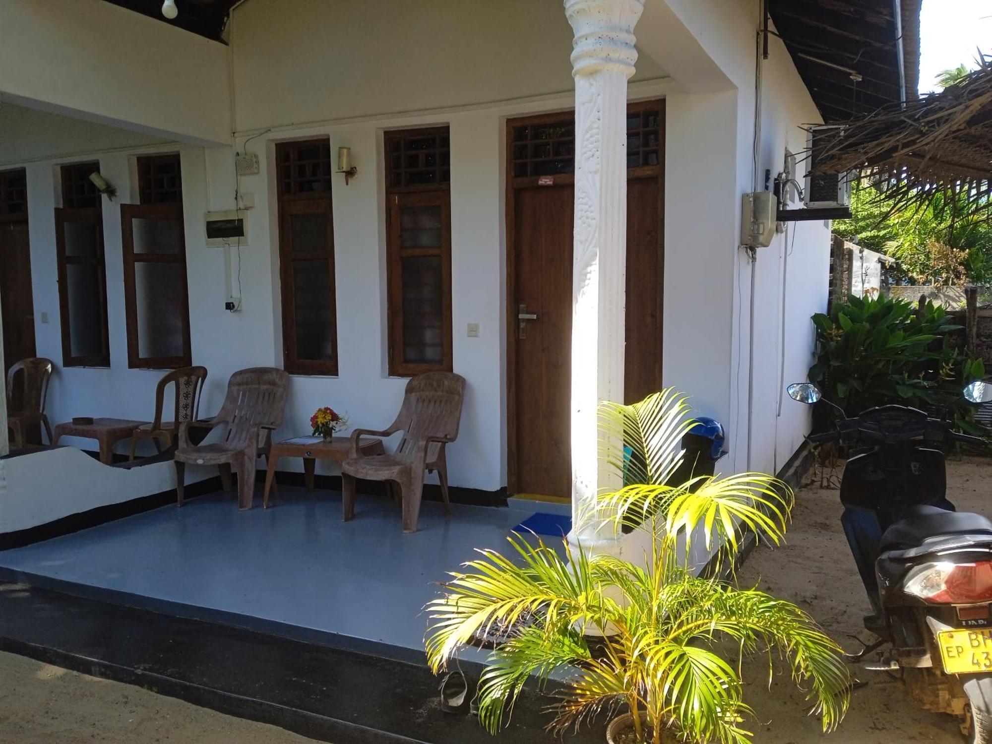 Aaliya Bay Hotel Baía de Arugam Exterior foto